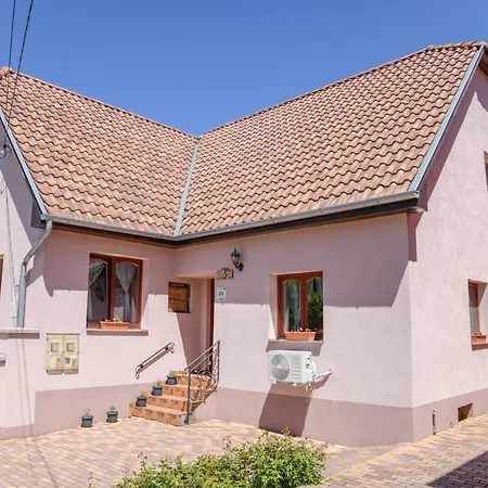 Rozsalugas Vendeghaz