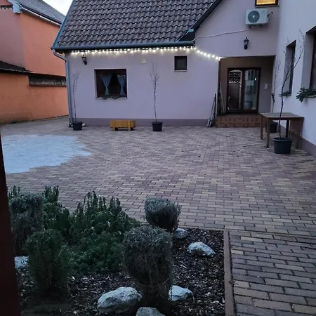 Rozsalugas Vendeghaz