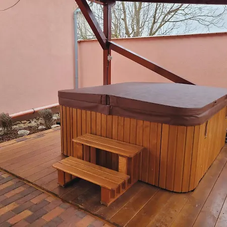 Rozsalugas Vendeghaz Pensiune 3*