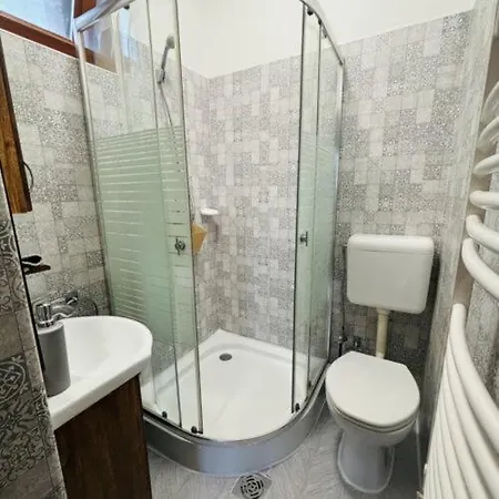 Rozsalugas Vendeghaz Pensiune