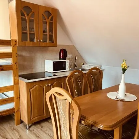 Rozsalugas Vendeghaz 3*