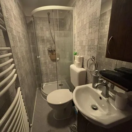 Rozsalugas Vendeghaz Guest house 3*