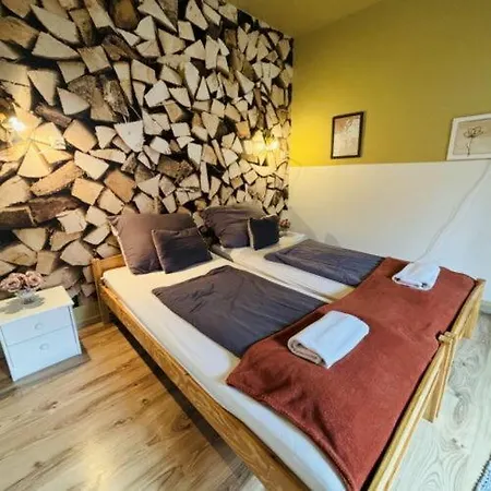 Rozsalugas Vendeghaz Guest house